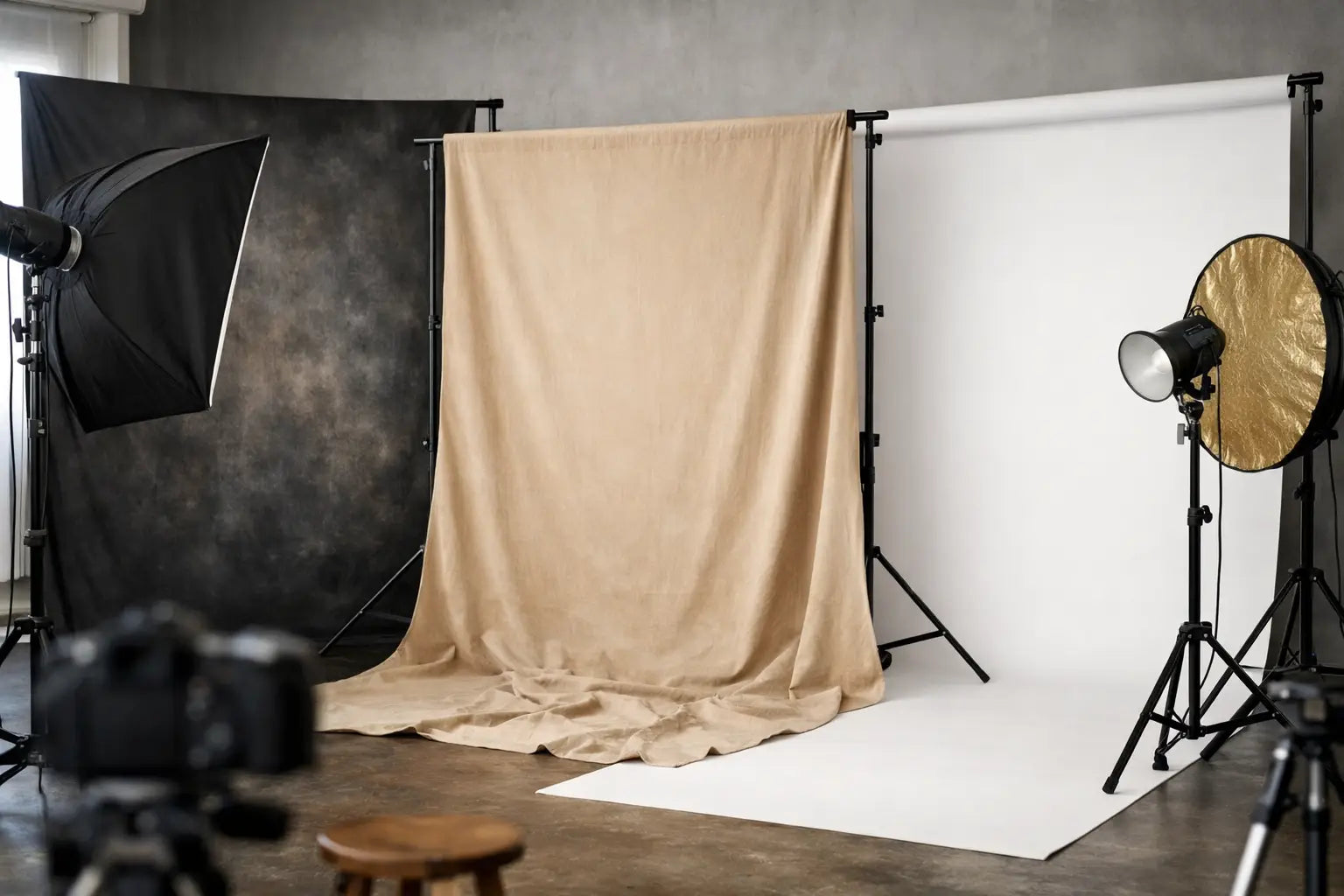 Photography Backdrops That Work Hard in Studio