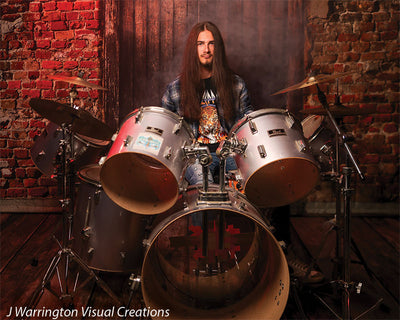 Studio backdrop ideal for editorial and lifestyle shoots.